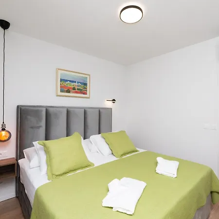Family Friendly With A Swimming Pool Supetar, Brac - 12893 Апартаменты Супетар