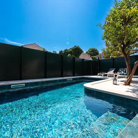 Family Friendly With A Swimming Pool Supetar, Brac - 12893 Супетар